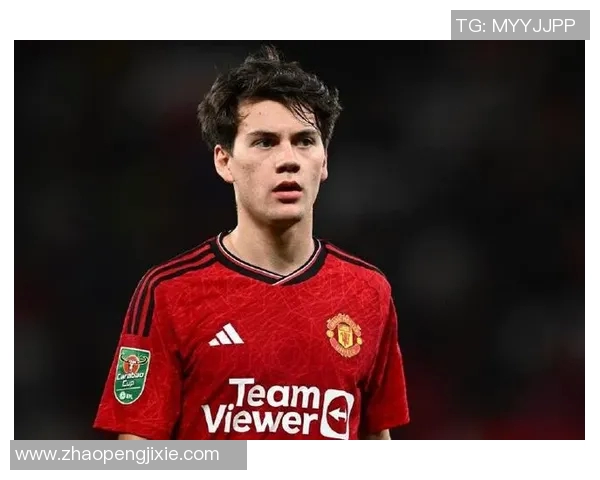 曼联历史上那些令人瞩目的足球明星转会回顾