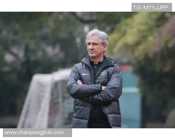 杨伟专访：从绿茵场到人生舞台的足球旅程回顾与反思